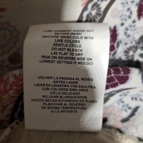 Taylor & Sage Women's Blouse Size XL Floral Lace Accents Sleeveless - Picture 2 of 7